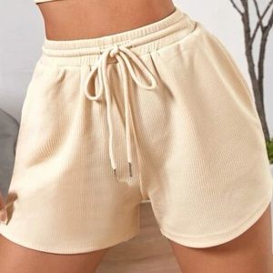 SHEIN Petite cream shorts